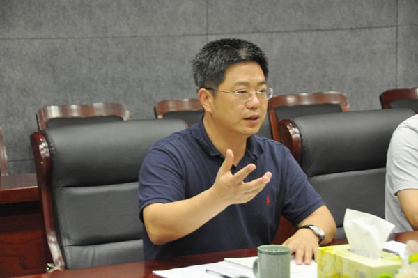 镜湖区委卢仓报书记一行莅临华亿调研